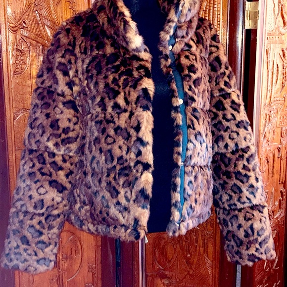 Super Awesome thick Faux Fur Bomber Jacket - Picture 2 of 10